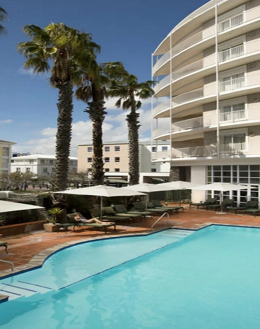 The Commodore Hotel Le Cap