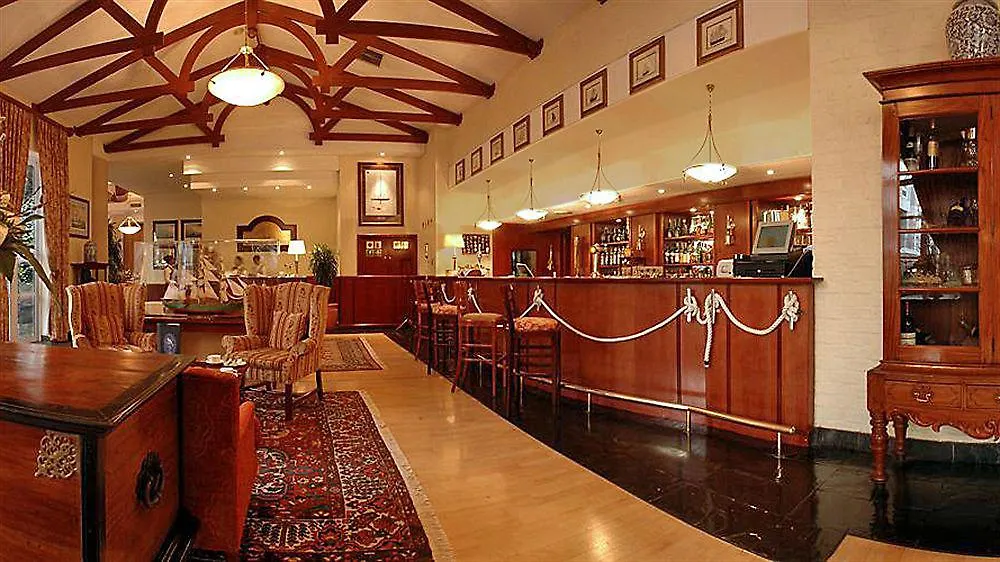 The Commodore Hotel Le Cap
